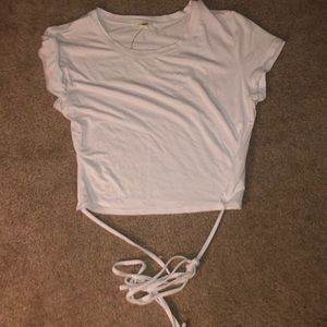 Juniors garage short sleeve crop top